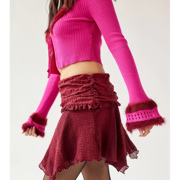 NWT URBAN OUTFITTERS Lace Asymmetrical Mini Skirt Maroon - Picture 4 of 5